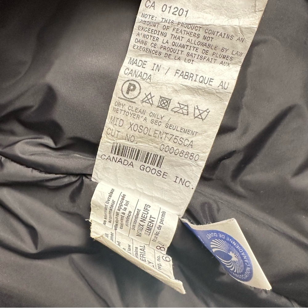 CANADA GOOSE Montello Insulated Down Winter Parka in Mid Grey - Picture 14 of 16